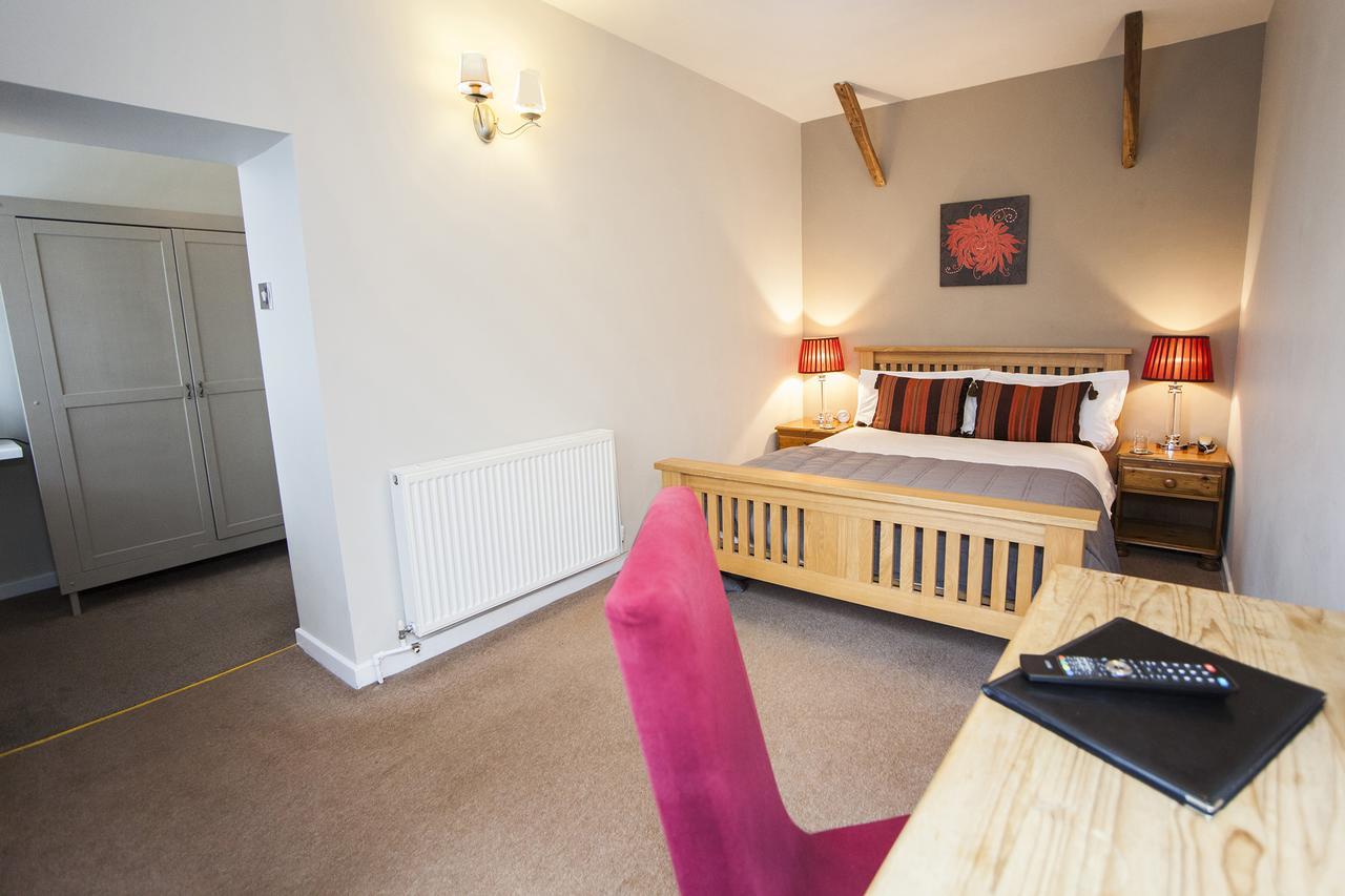 The Conigre Hotel Melksham Exterior photo