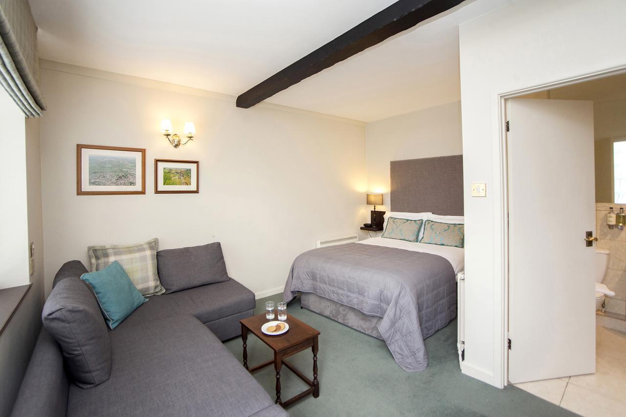 The Conigre Hotel Melksham Exterior photo